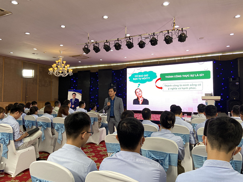 CEO Hoàng Hữu Thắng chia sẻ chủ đề “Đổi mới tư duy để tạo sự bứt phá thành công”