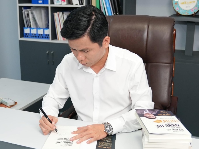 Tác giả Hoàng Hữu Thắng tái bản sách “Hành trình biến những điều KHÔNG THỂ thành CÓ THỂ”