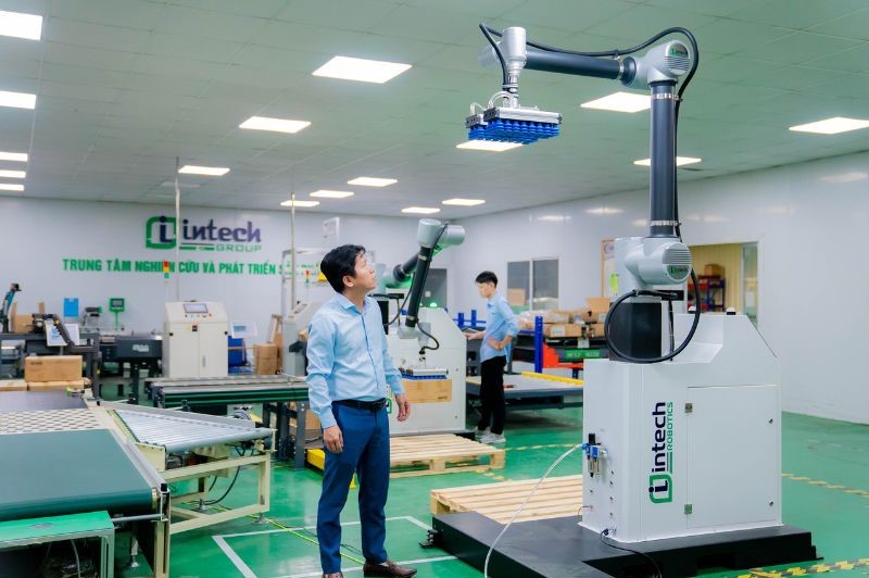 Khát vọng phổ cập robot - Hành trình của doanh nhân Hoàng Hữu Thắng
