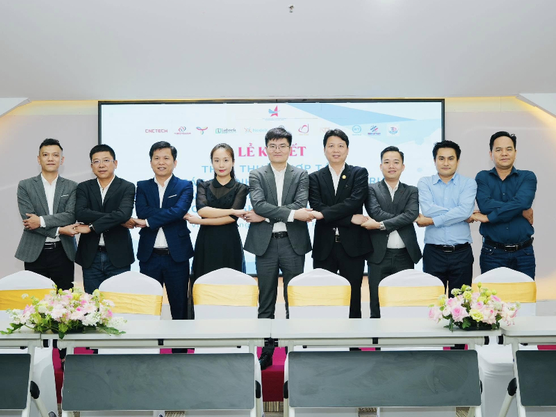 Doanh nhân Hoàng Hữu Thắng tham gia Lễ ký kết thỏa thuận hợp tác giữa các doanh nghiệp Thường trực ĐCT CLB Đầu tư & Khởi nghiệp DNT Việt Nam