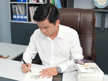 Tác giả Hoàng Hữu Thắng tái bản sách “Hành trình biến những điều KHÔNG THỂ thành CÓ THỂ”