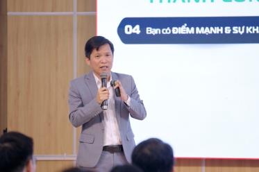 Doanh nhân Hoàng Hữu Thắng gặp gỡ thế hệ sinh viên khởi nghiệp tại Swin-Biz-Rockstar 2025